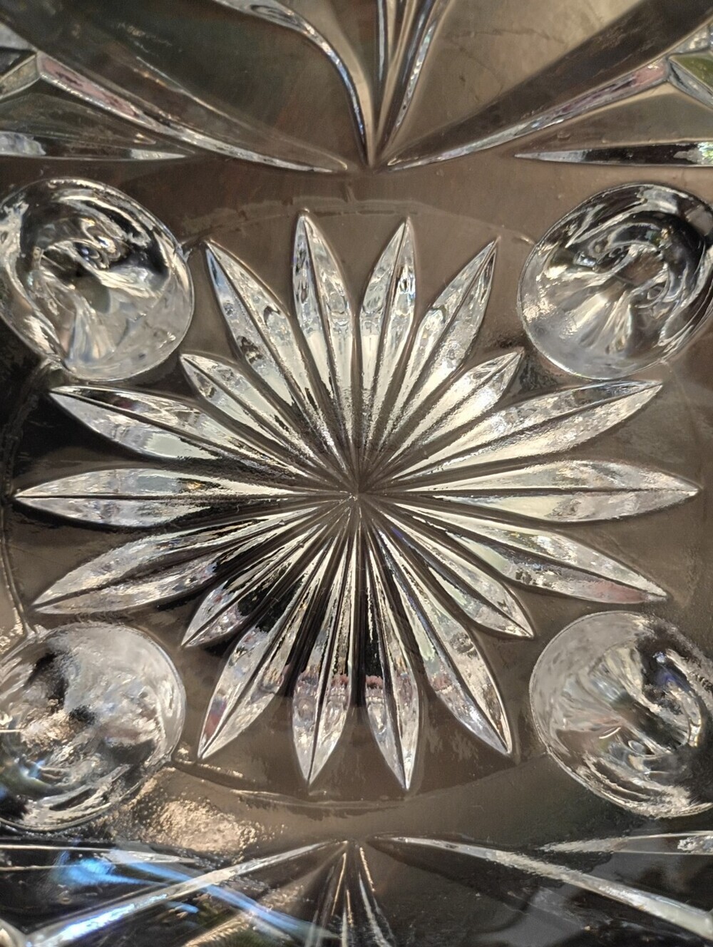 Clear Vintage Crystal Candy Dish With Lid and Pineapple and Floral Detailing - Picture 7 of 10